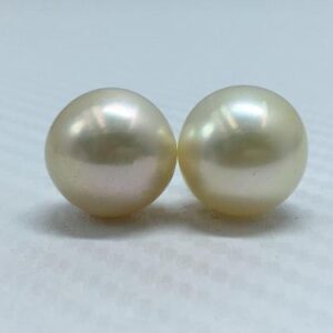 13.80 MM Size AA Luster Loose Pearl Cream Color Oval Shape Pearl beads Natural South Sea Pearl