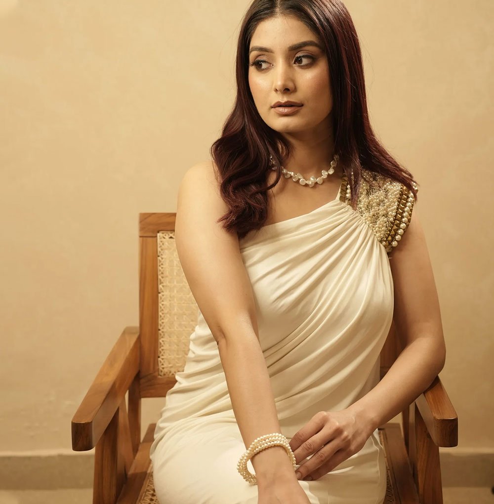 Bespoke Cream Baroque Necklace Set with Earrings - Image 2