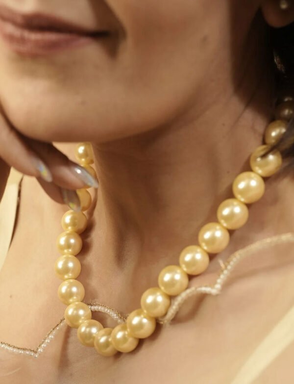Beautiful Glass Beads Necklace with Sarafa & Metal Earrings (14mm)