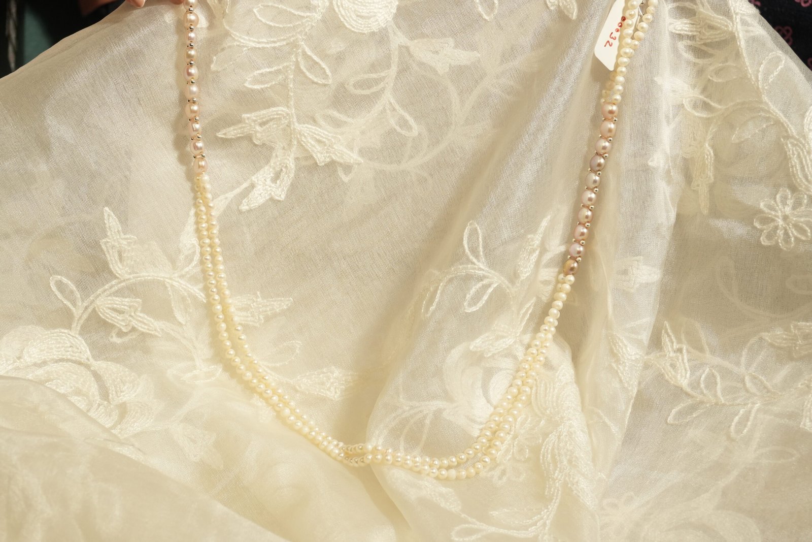 Designer Fresh Water Pearl Necklace With Metal Clasp - Image 3