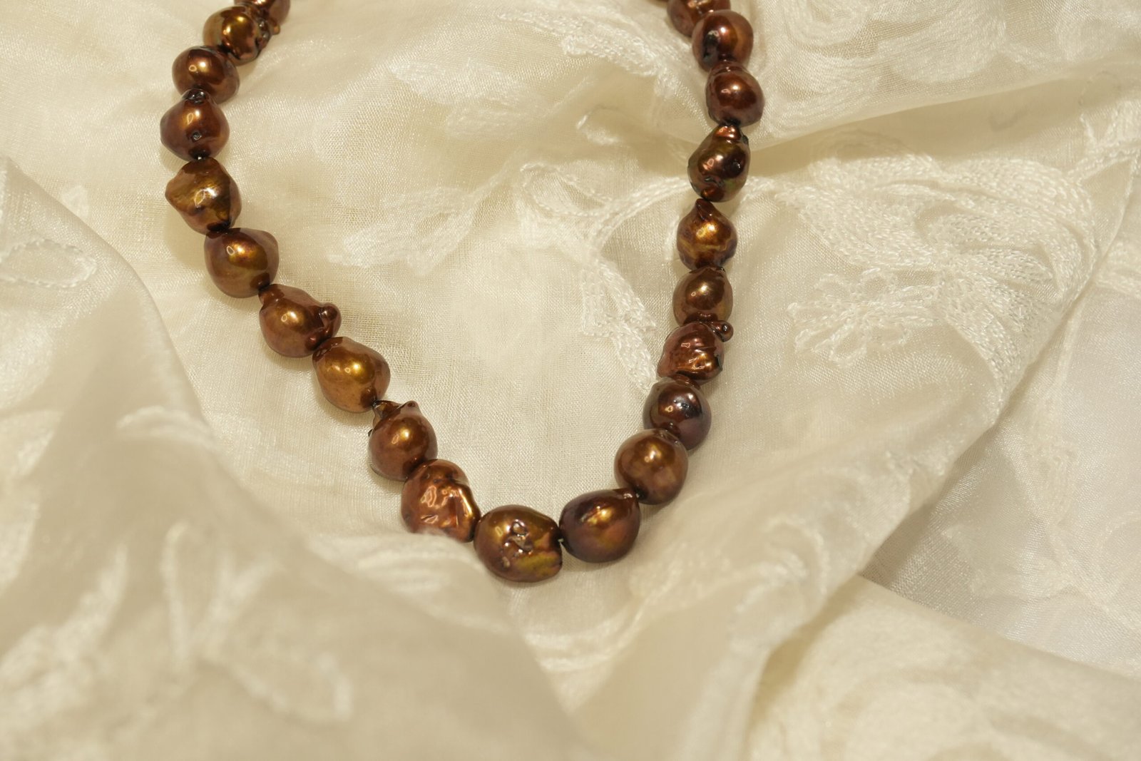 Brown Baroque Fresh Water Pearl Necklace with Metal Earrings - Image 2
