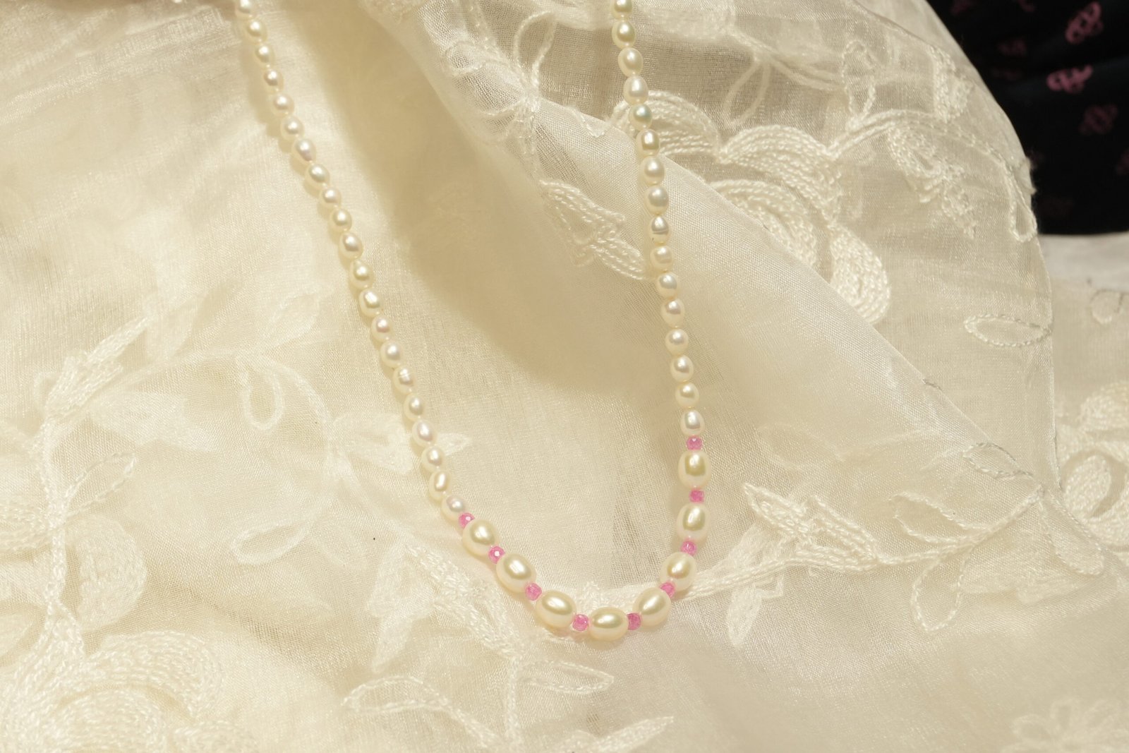 Fresh Water Pearl Graduation Necklace with Metal Earrings & Pink Imitation Stones - Image 3