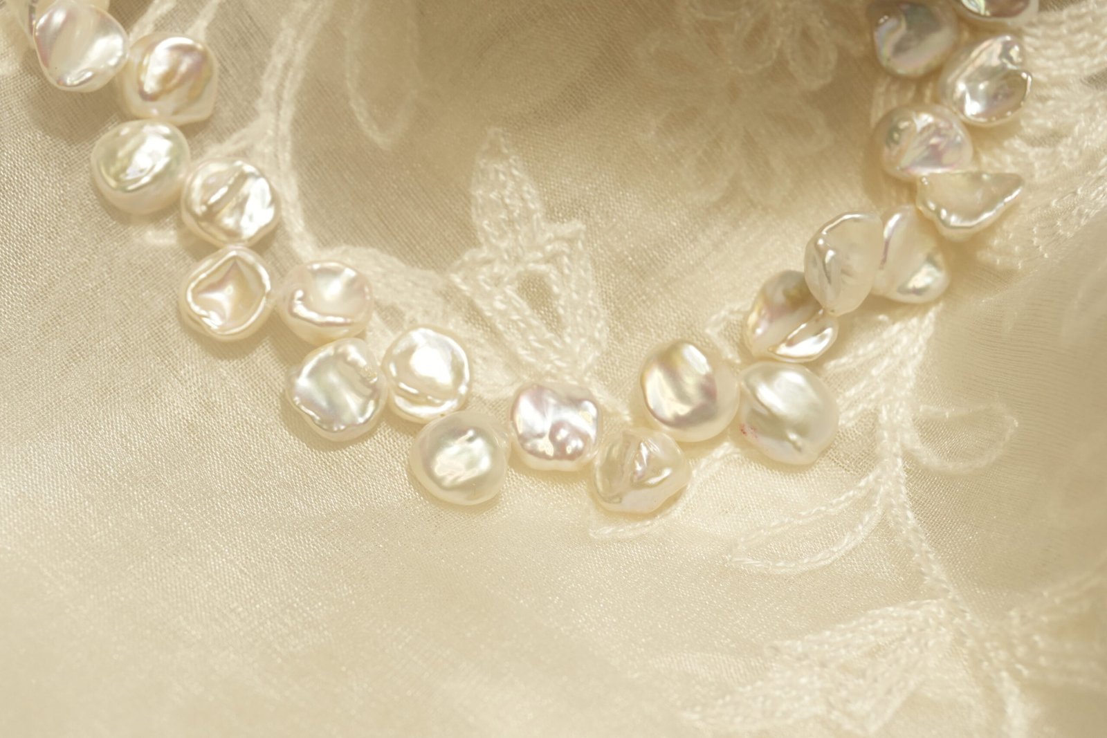 Bespoke Cream Baroque Necklace Set with Earrings - Image 6