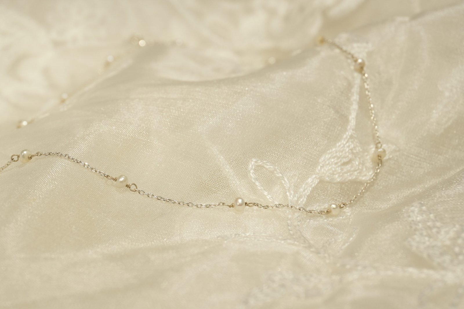 Pure Silver and Pearl Delicate Necklace - Image 5
