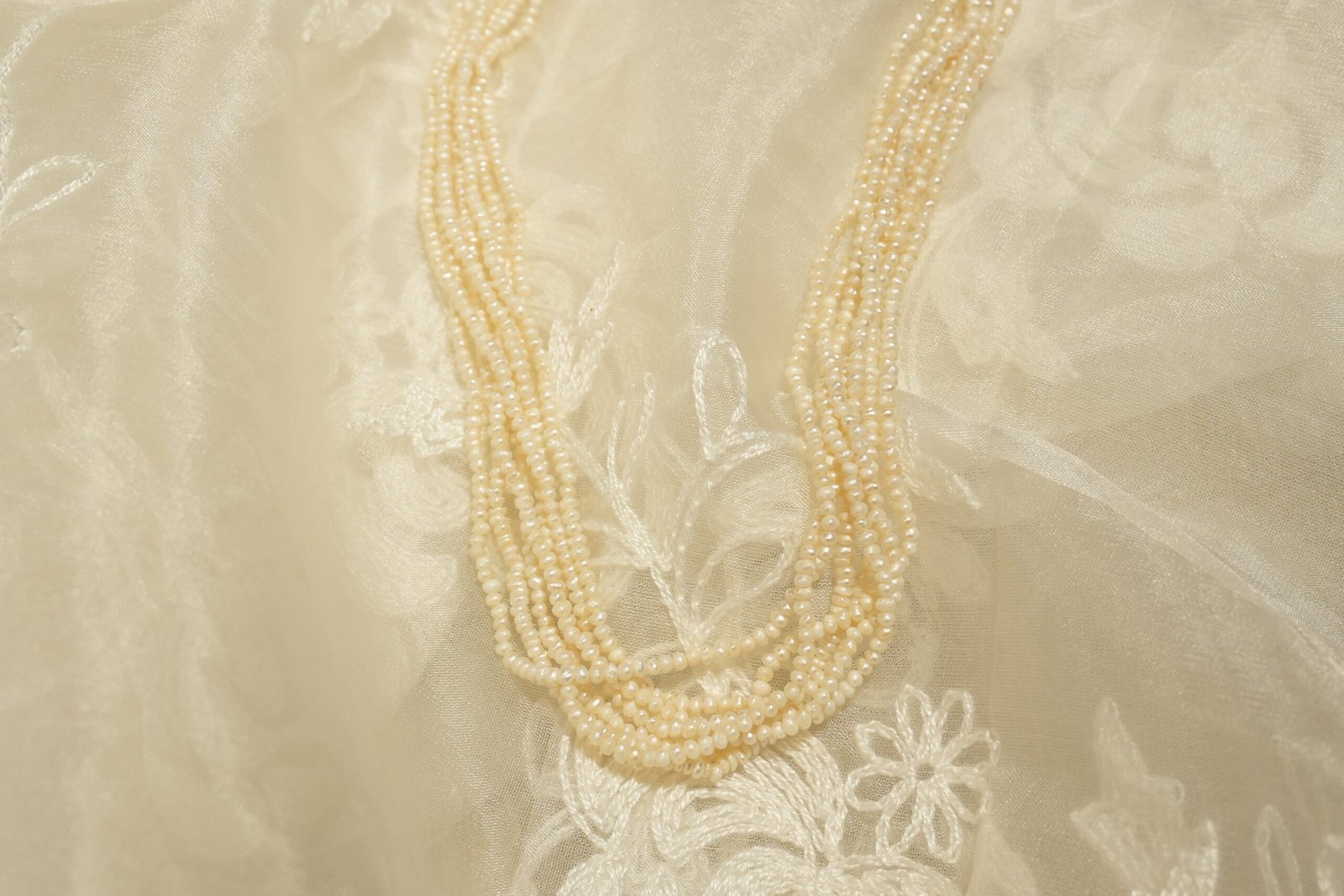 7 Line Twisted Pearl Necklace with Earrings - Image 4