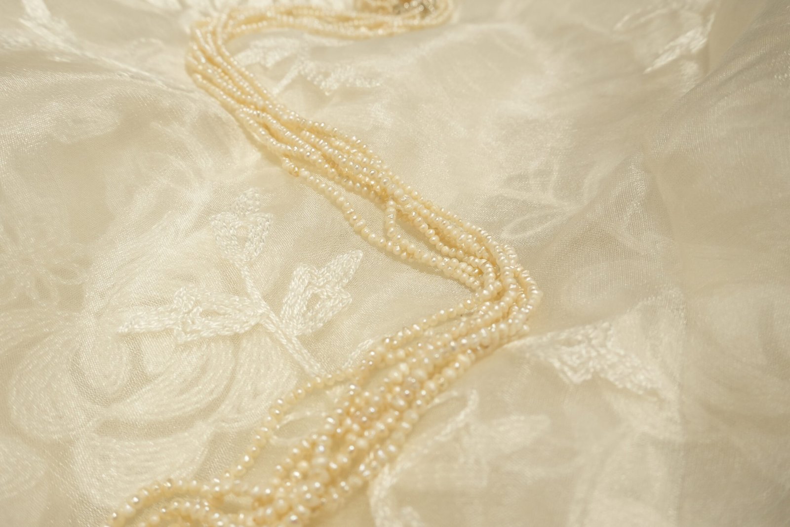 7 Line Twisted Pearl Necklace with Earrings - Image 7