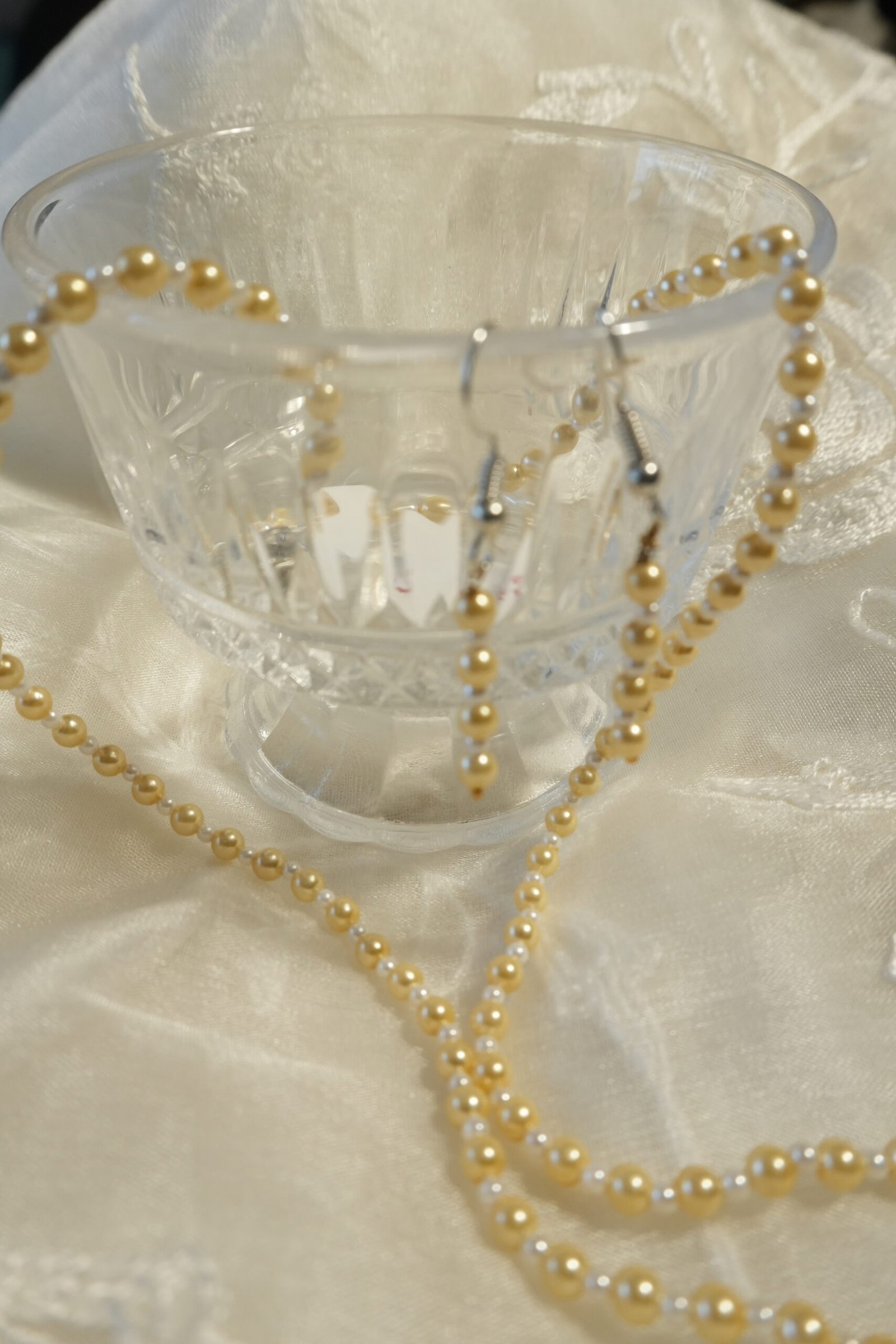 Beautiful Glass Beads Imitation Necklace With Metal Clasp With Earrings - Image 2