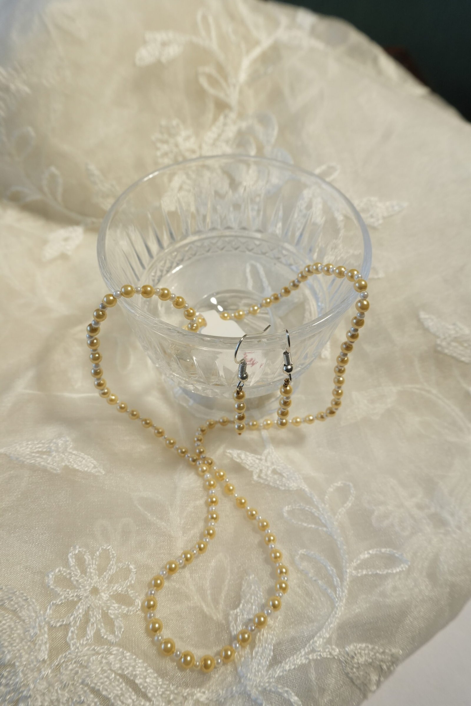 Beautiful Glass Beads Imitation Necklace With Metal Clasp With Earrings