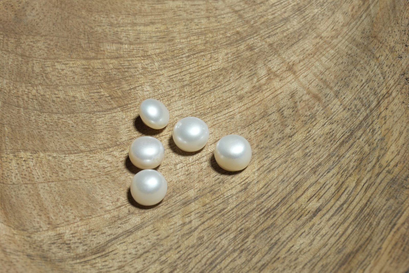 8 mm white Fresh Water Pearl Button - Image 2