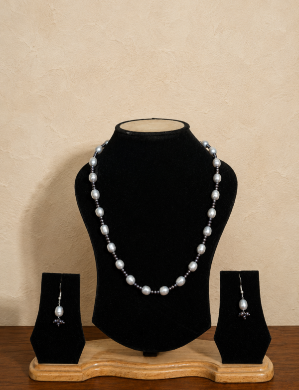Fresh Water Pearl Necklace with Metal Clasp with Metal Earrings