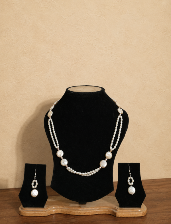 Fresh Water Pearl Necklace with Metal Clasp with Metal Earrings