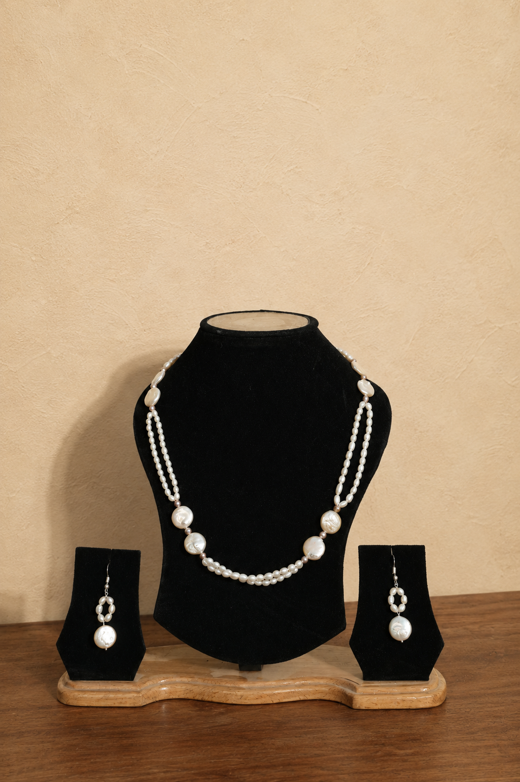 Fresh Water Pearl Necklace with Metal Clasp with Metal Earrings