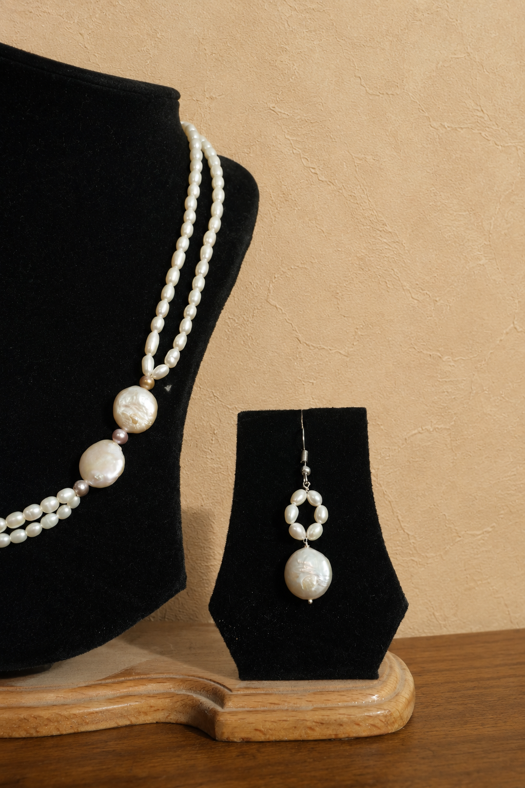 Fresh Water Pearl Necklace with Metal Clasp with Metal Earrings - Image 3