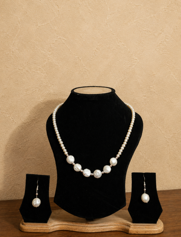 Fresh Water Pearl Necklace with Metal Clasp with Metal Earrings