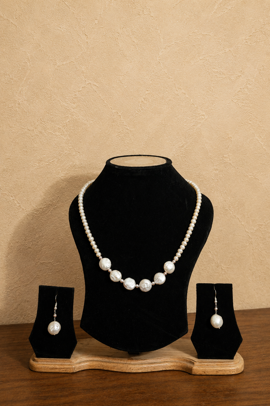 Fresh Water Pearl Necklace with Metal Clasp with Metal Earrings