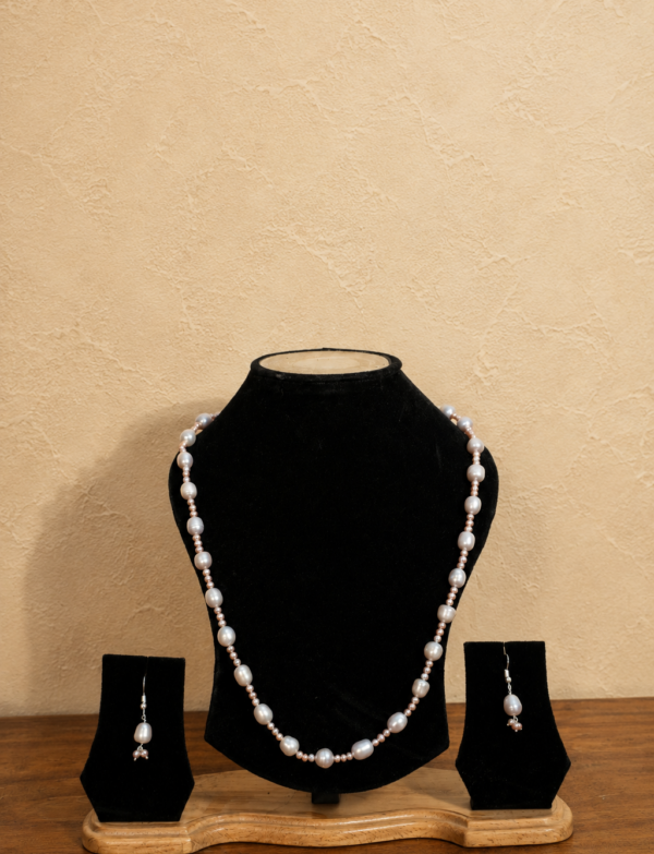Fresh Water Pearl Necklace with Metal Clasp with Metal Earrings