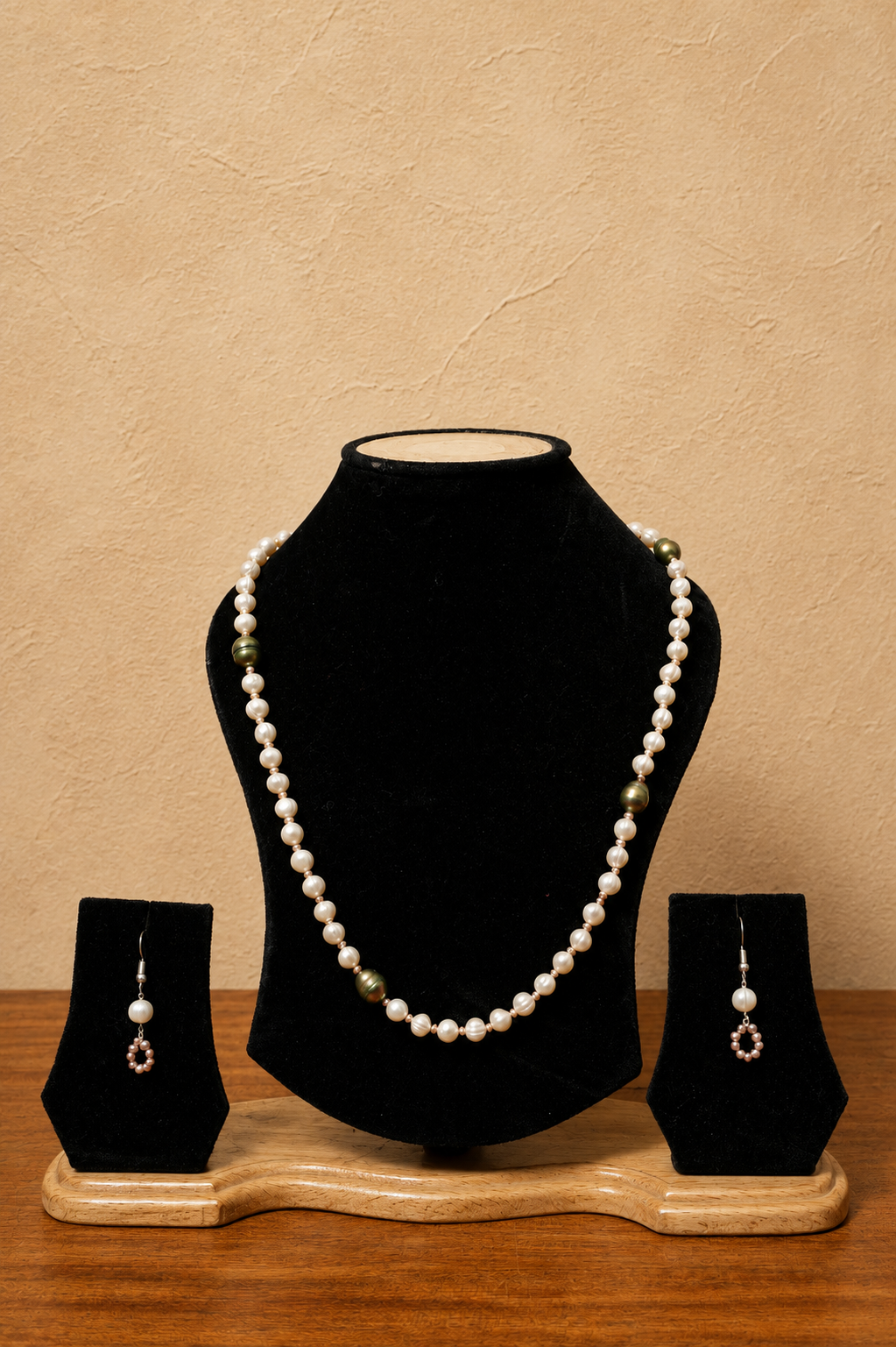 Fresh Water Pearl Necklace with Metal Clasp with Metal Earrings