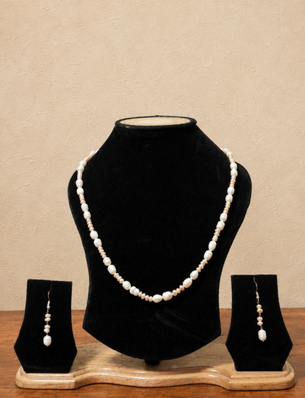 Fresh Water Pearl Necklace with Metal Clasp with Metal Earrings