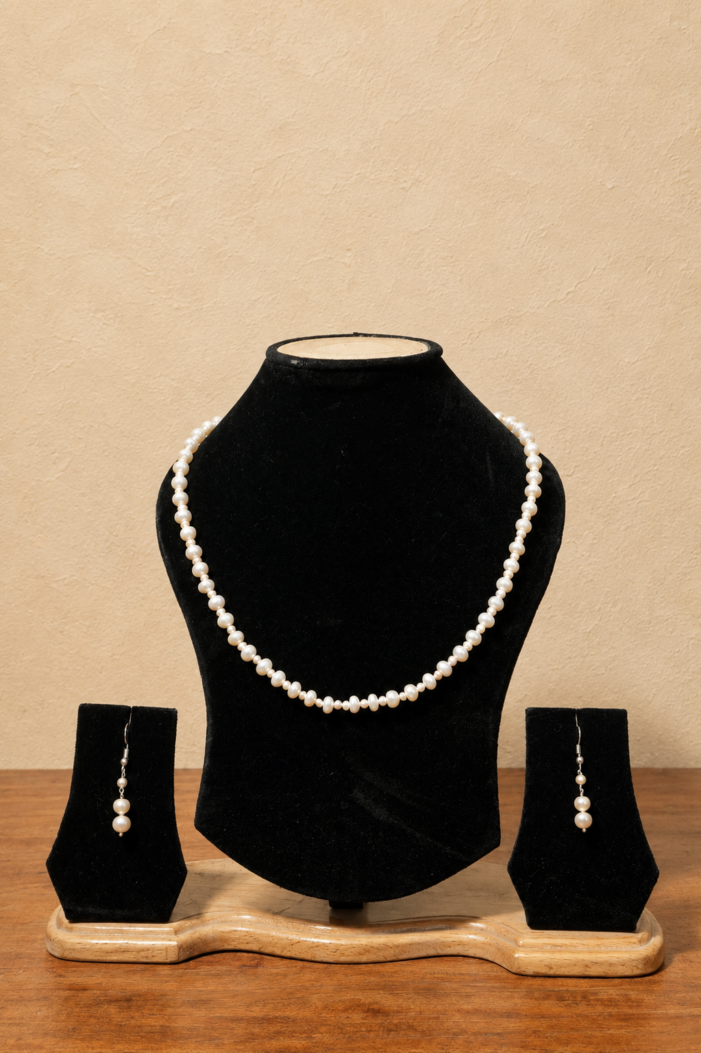 Fresh Water Pearl Necklace with Metal Clasp with Metal Earrings