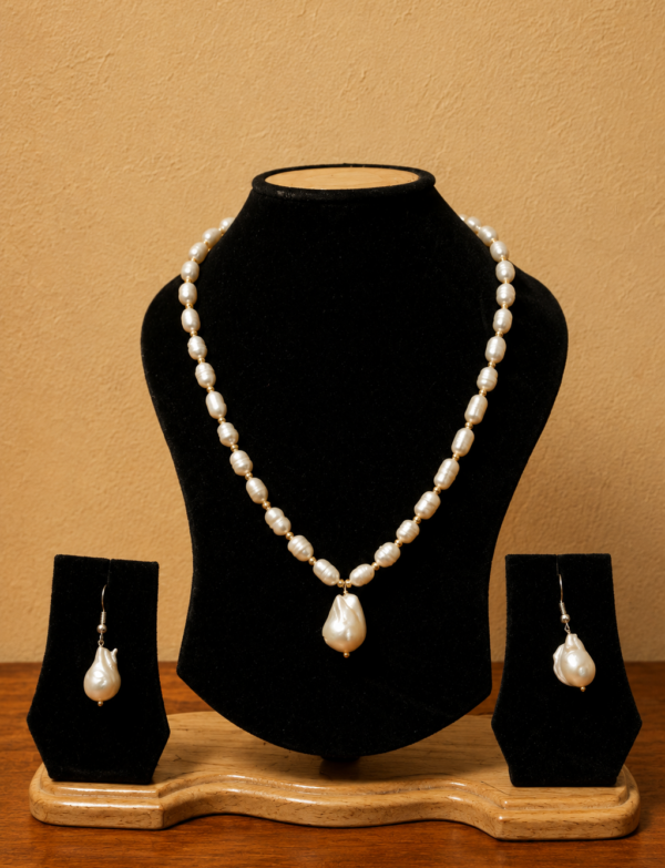 Fresh Water Pearl Necklace with Metal Clasp with Metal Earrings