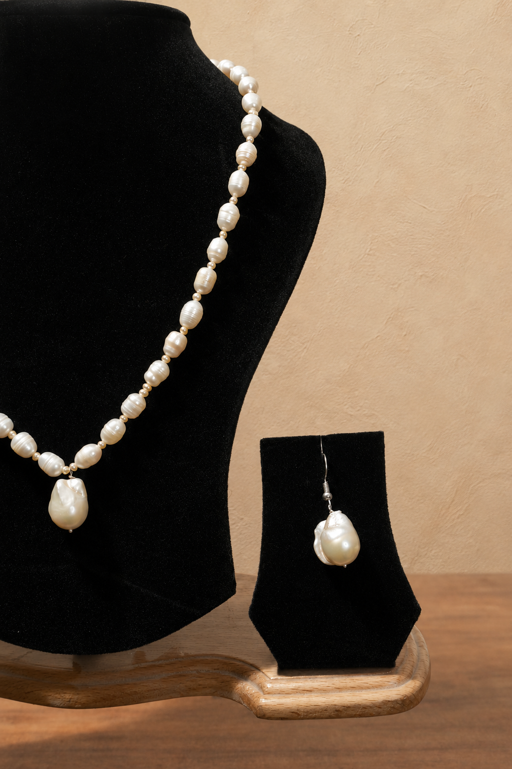 Fresh Water Pearl Necklace with Metal Clasp with Metal Earrings - Image 3