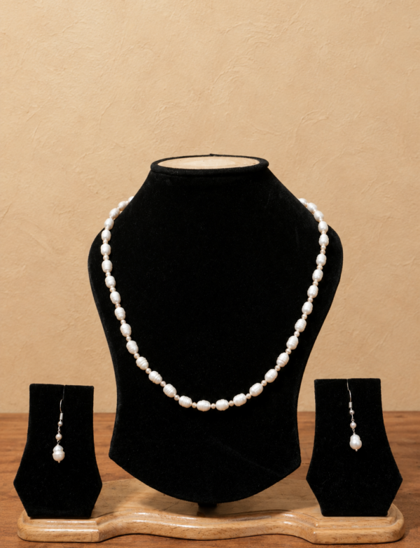 Fresh Water Pearl Necklace with Metal Clasp with Metal Earrings