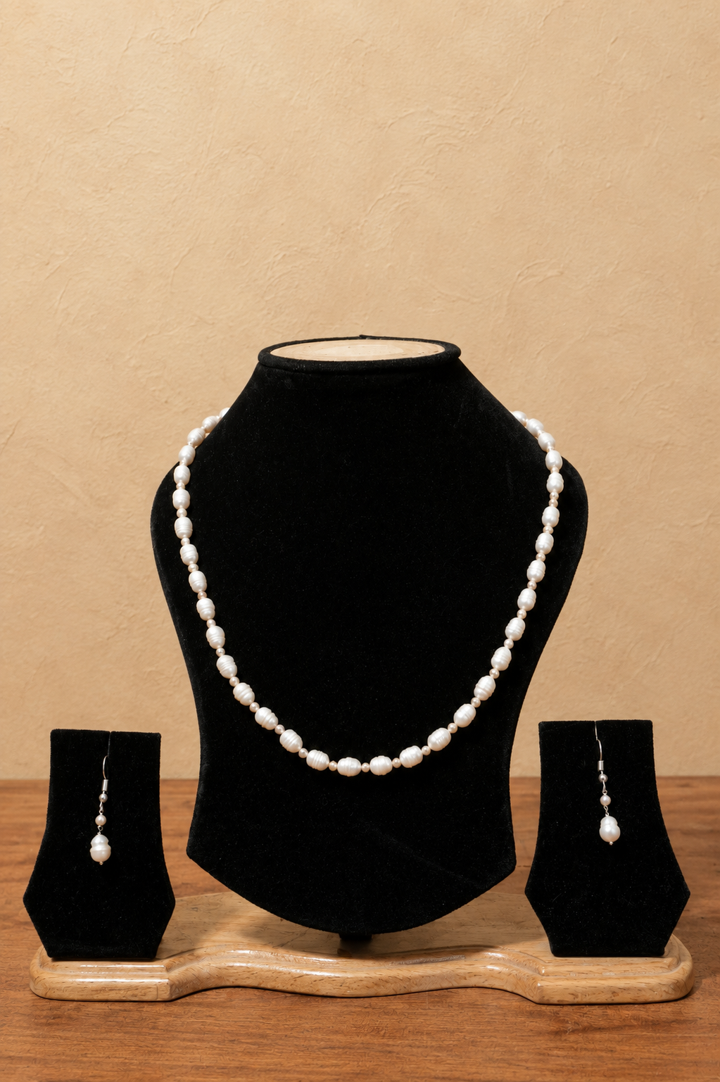 Fresh Water Pearl Necklace with Metal Clasp with Metal Earrings