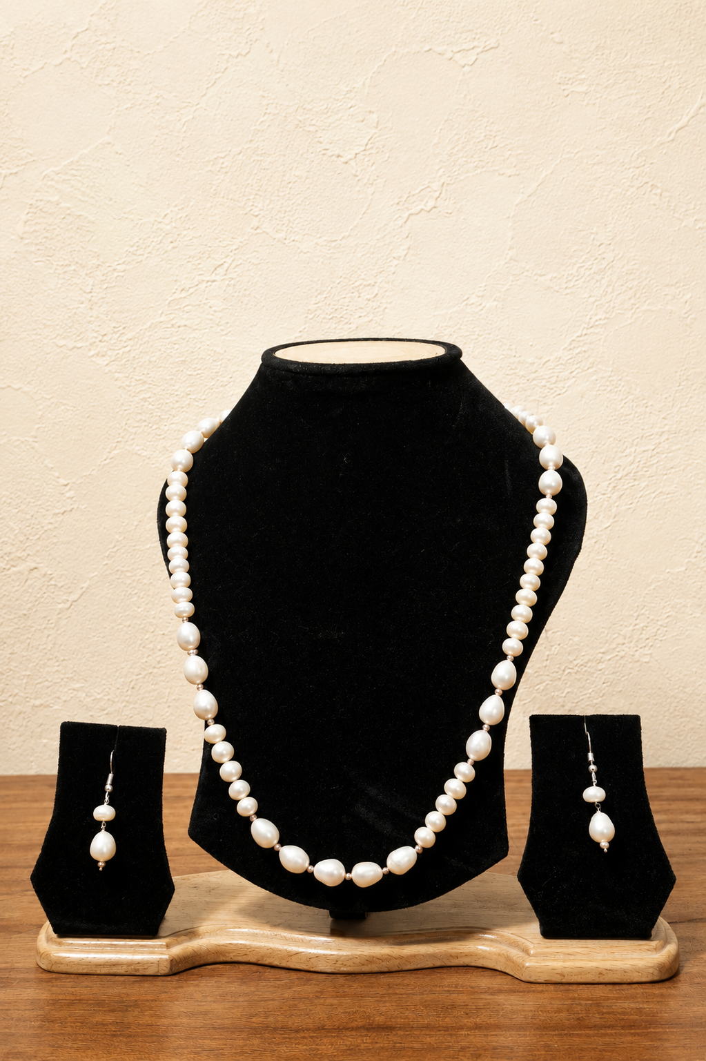 Fresh Water Pearl Necklace with Metal Clasp with Metal Earrings