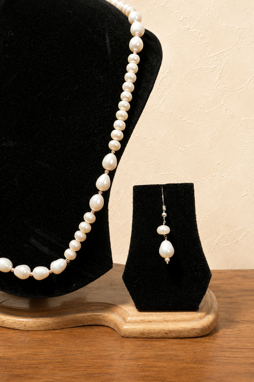 Fresh Water Pearl Necklace with Metal Clasp with Metal Earrings - Image 3