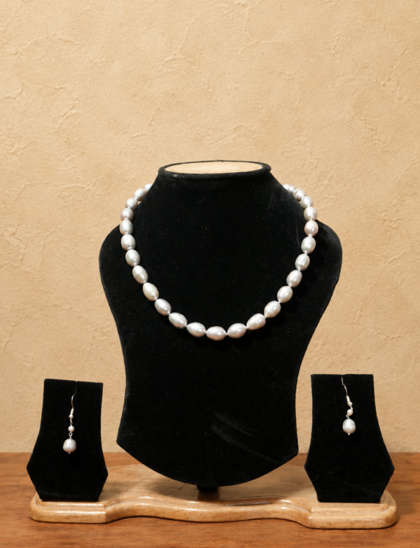 Fresh Water Pearl Necklace with Metal Clasp with Metal Earrings