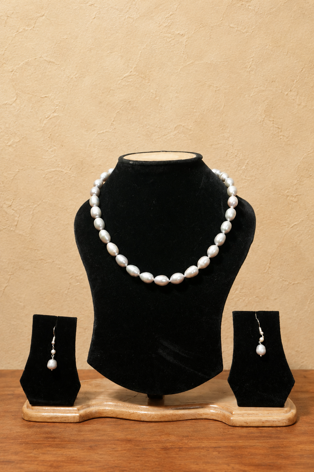 Fresh Water Pearl Necklace with Metal Clasp with Metal Earrings