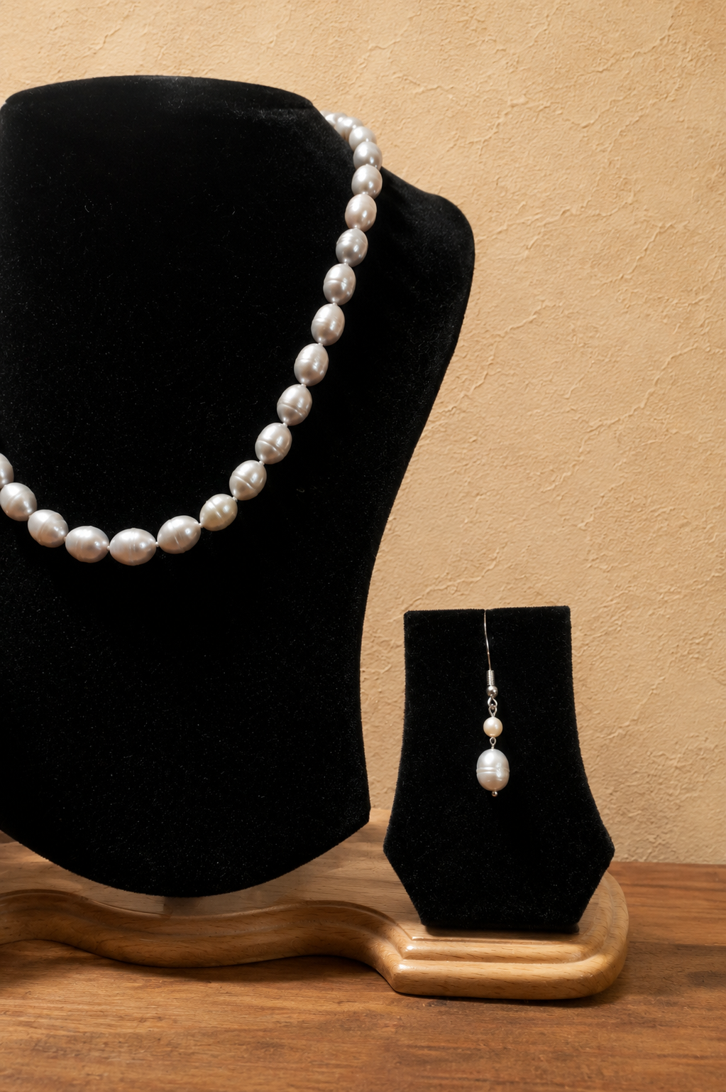 Fresh Water Pearl Necklace with Metal Clasp with Metal Earrings - Image 3