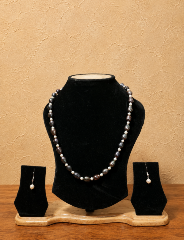 Fresh Water Pearl Necklace with Metal Clasp with Metal Earrings