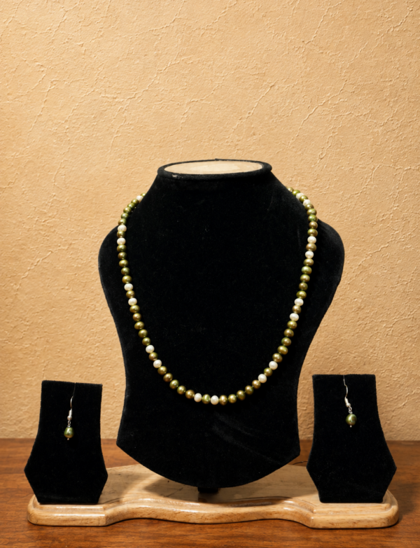 Fresh Water Pearl Necklace with Metal Clasp with Metal Earrings