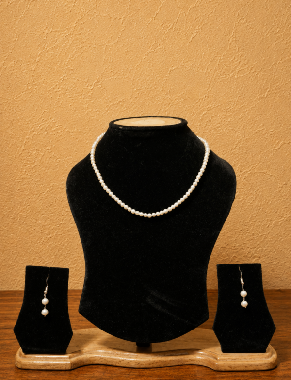 Fresh Water Pearl Necklace with Metal Clasp with Metal Earrings