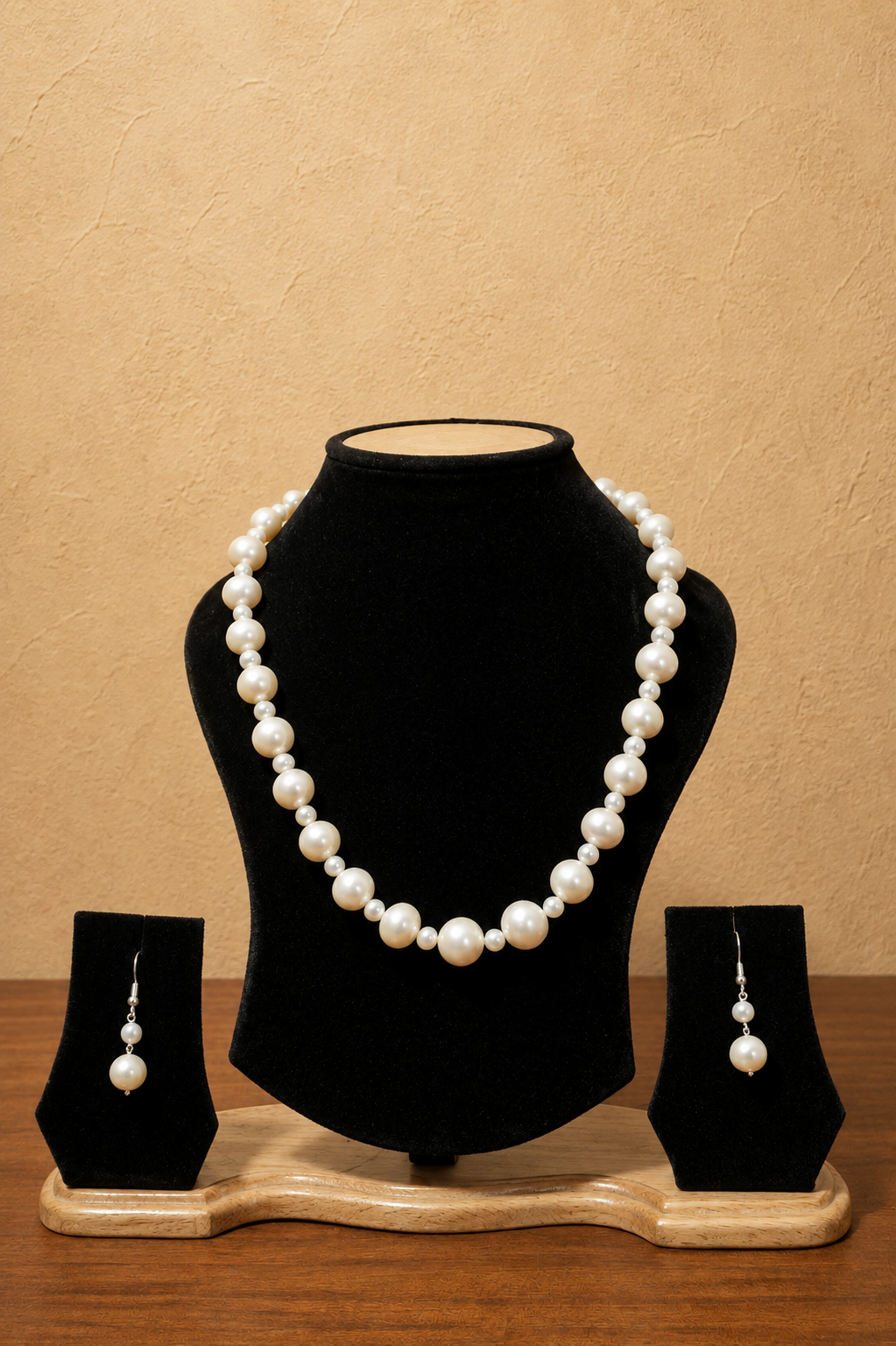 Fresh Water Pearl Necklace with Metal Clasp with Metal Earrings