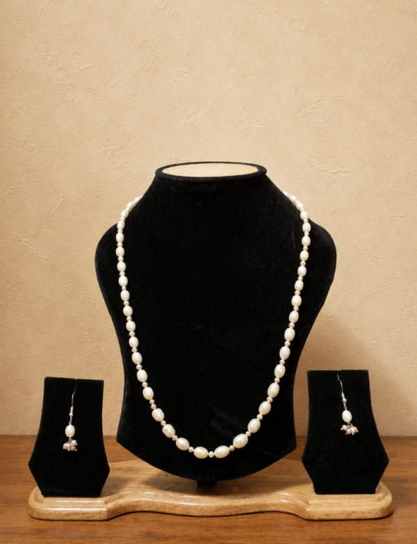 Fresh Water Pearl Necklace with Metal Clasp with Metal Earrings