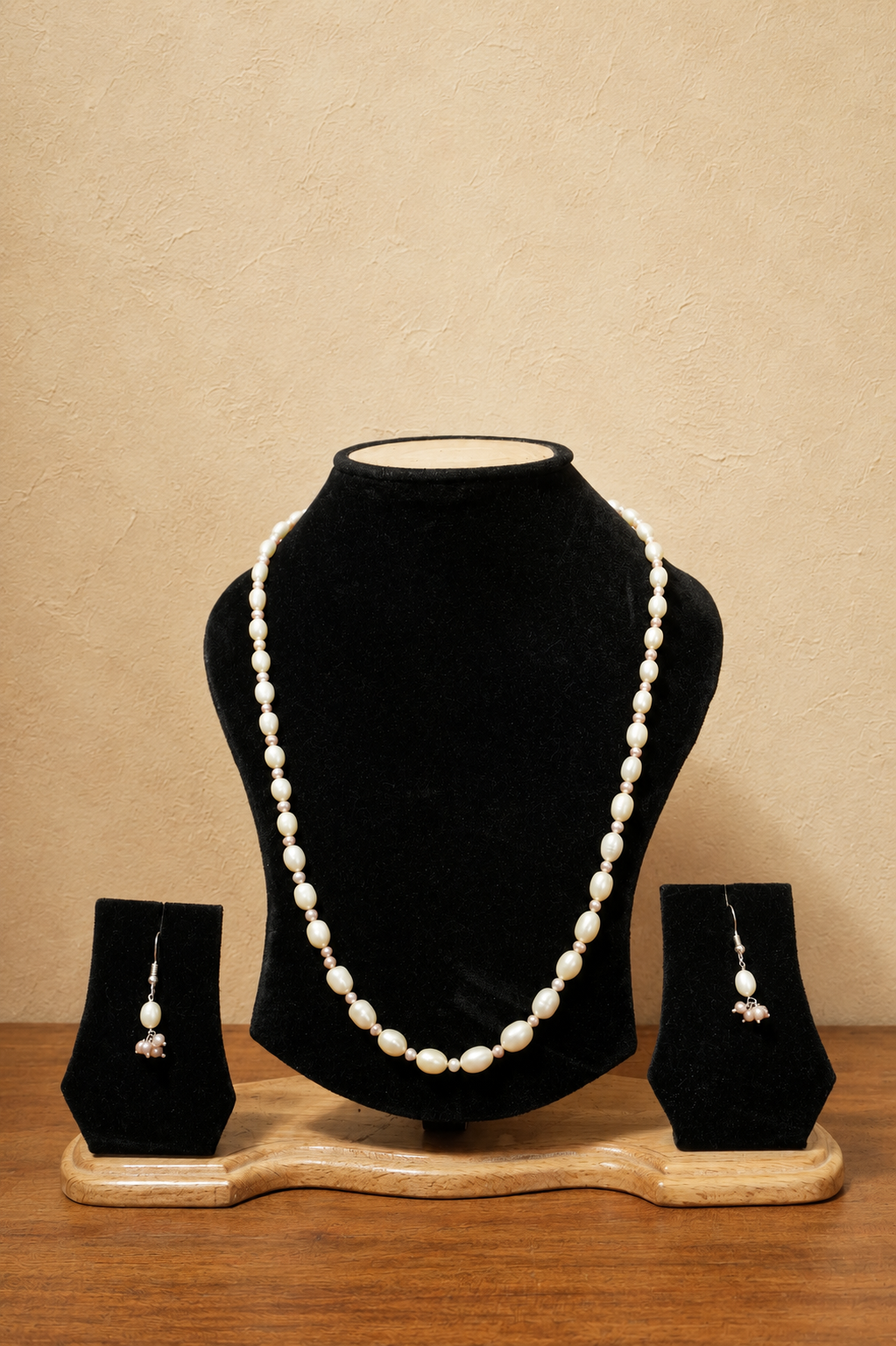 Fresh Water Pearl Necklace with Metal Clasp with Metal Earrings