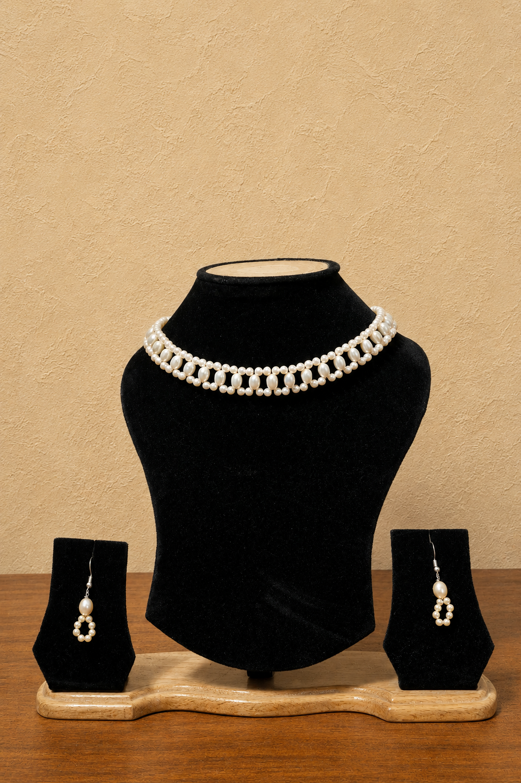 Fresh Water Pearl Necklace with Metal Clasp with Metal Earrings