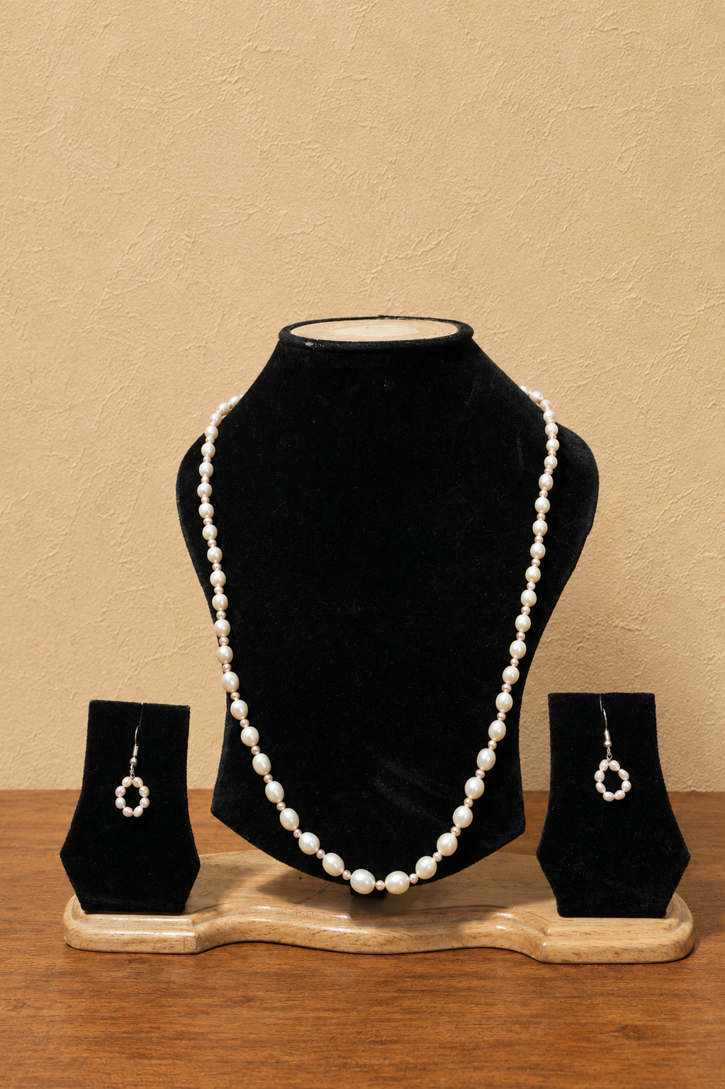 Fresh Water Pearl Necklace with Metal Clasp with Metal Earrings