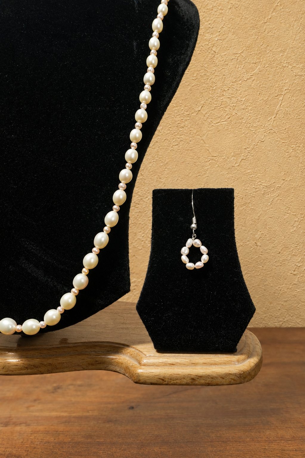 Fresh Water Pearl Necklace with Metal Clasp with Metal Earrings - Image 3