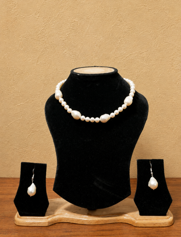Fresh Water Pearl Necklace with Metal Clasp with Metal Earrings