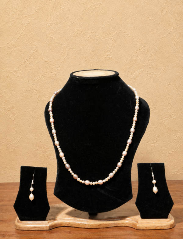 Fresh Water Pearl Necklace with Metal Clasp with Metal Earrings