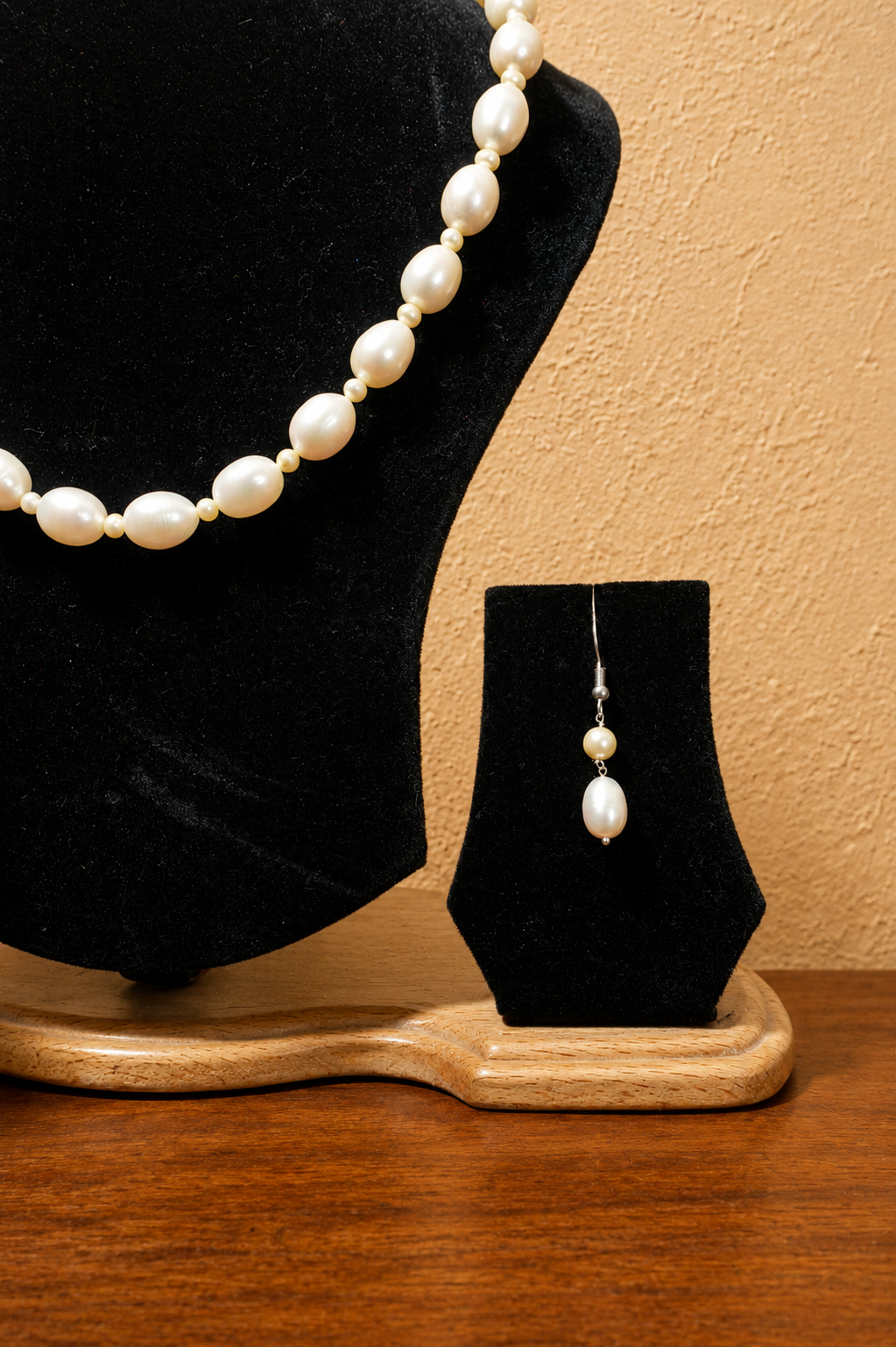 Fresh Water Pearl Necklace with Metal Clasp with Metal Earrings - Image 3