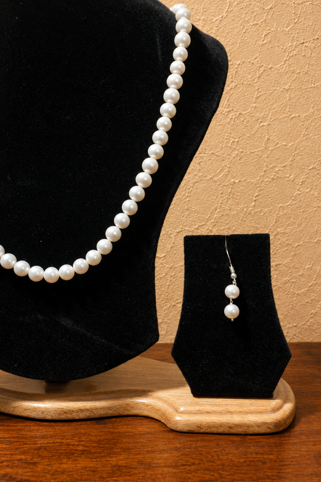 Fresh Water Pearl Necklace with Metal Clasp with Metal Earrings - Image 3