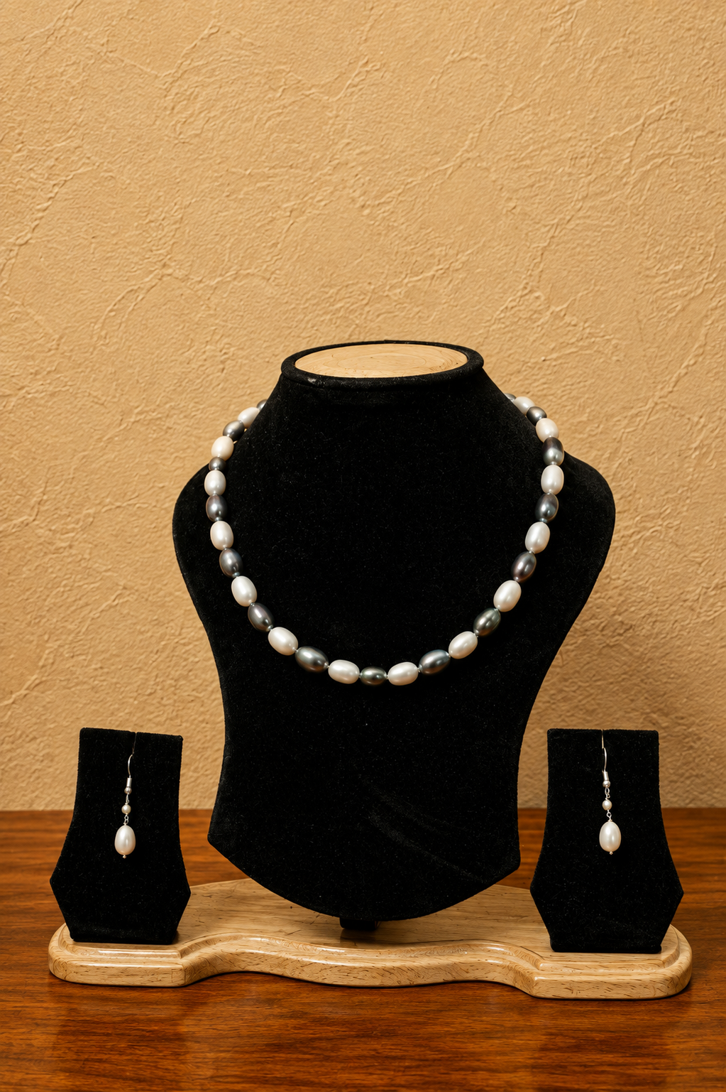 Fresh Water Pearl Necklace with Metal Clasp with Metal Earrings