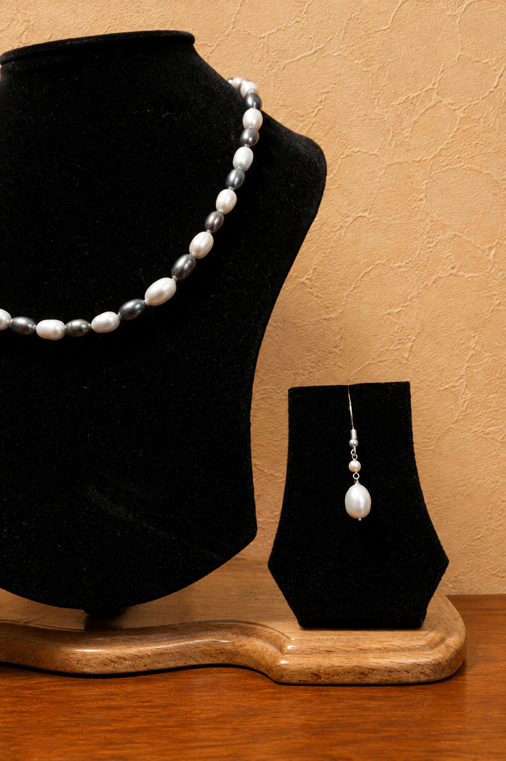Fresh Water Pearl Necklace with Metal Clasp with Metal Earrings - Image 3