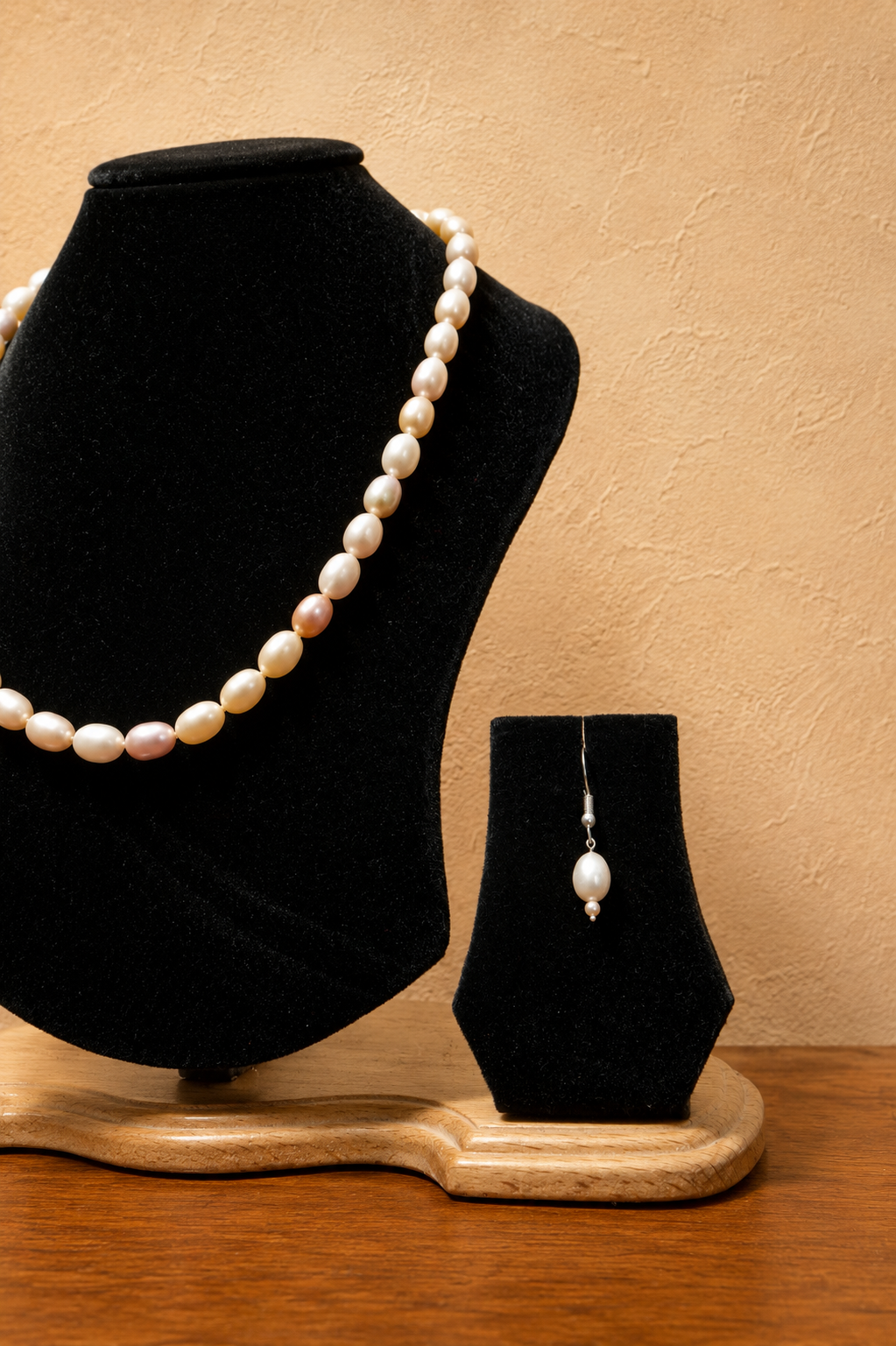 Fresh Water Pearl Necklace with Metal Clasp with Metal Earrings - Image 3