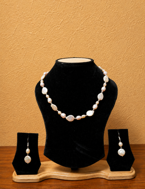 Fresh Water Pearl Necklace with Metal Clasp with Metal Earrings