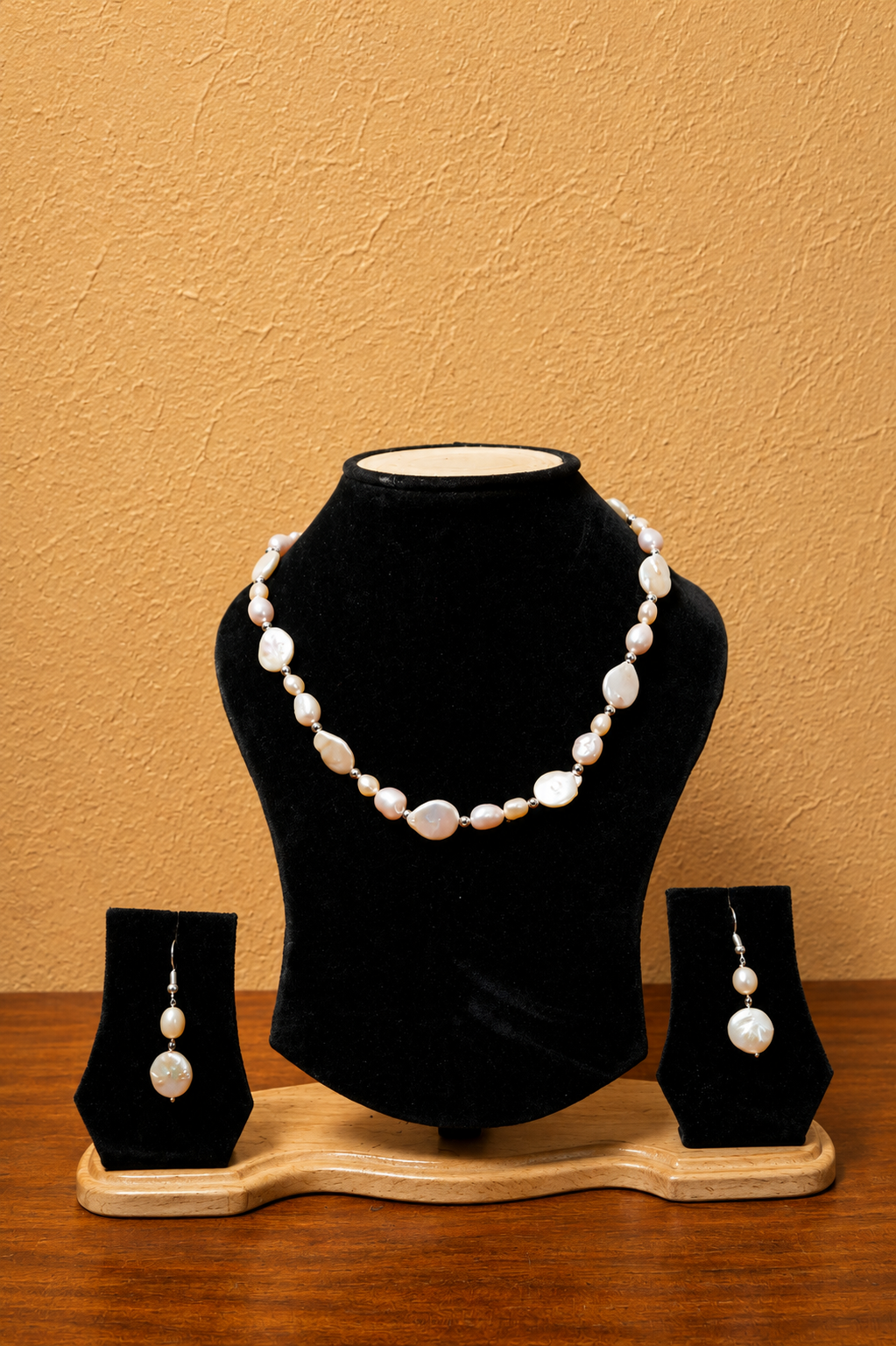 Fresh Water Pearl Necklace with Metal Clasp with Metal Earrings